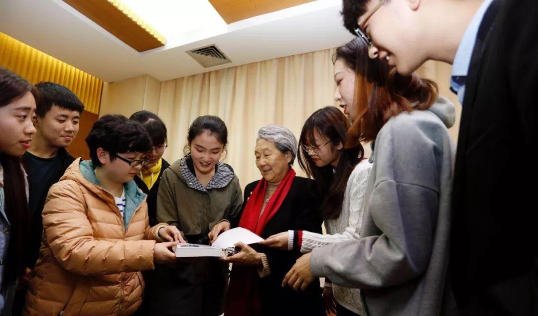 馬克思主義中國化的最新進(jìn)展與小巷特色小店的啟示錄