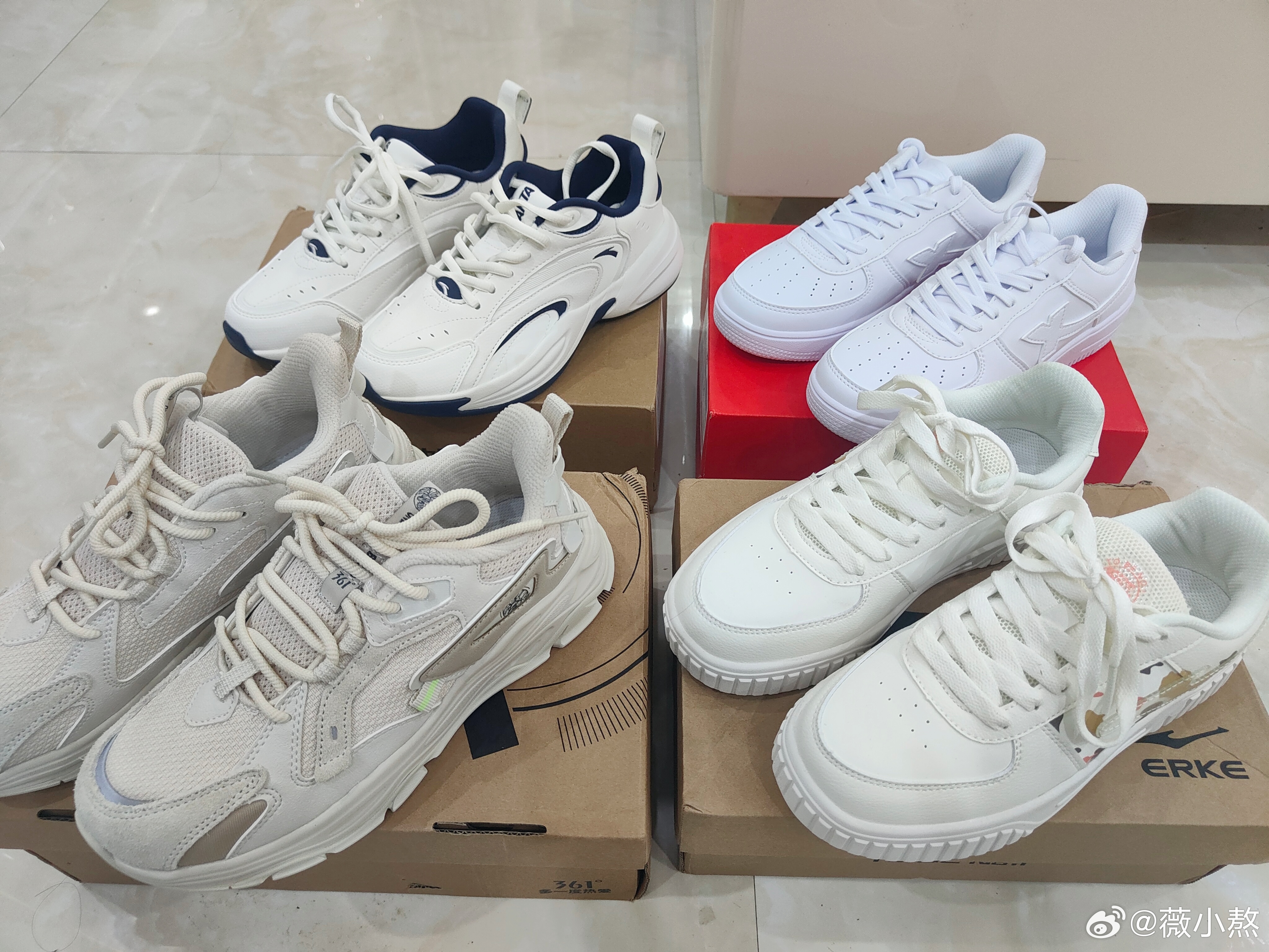 最新國(guó)貨鞋款，時(shí)尚潮流與家的溫馨故事展現(xiàn)小城風(fēng)采