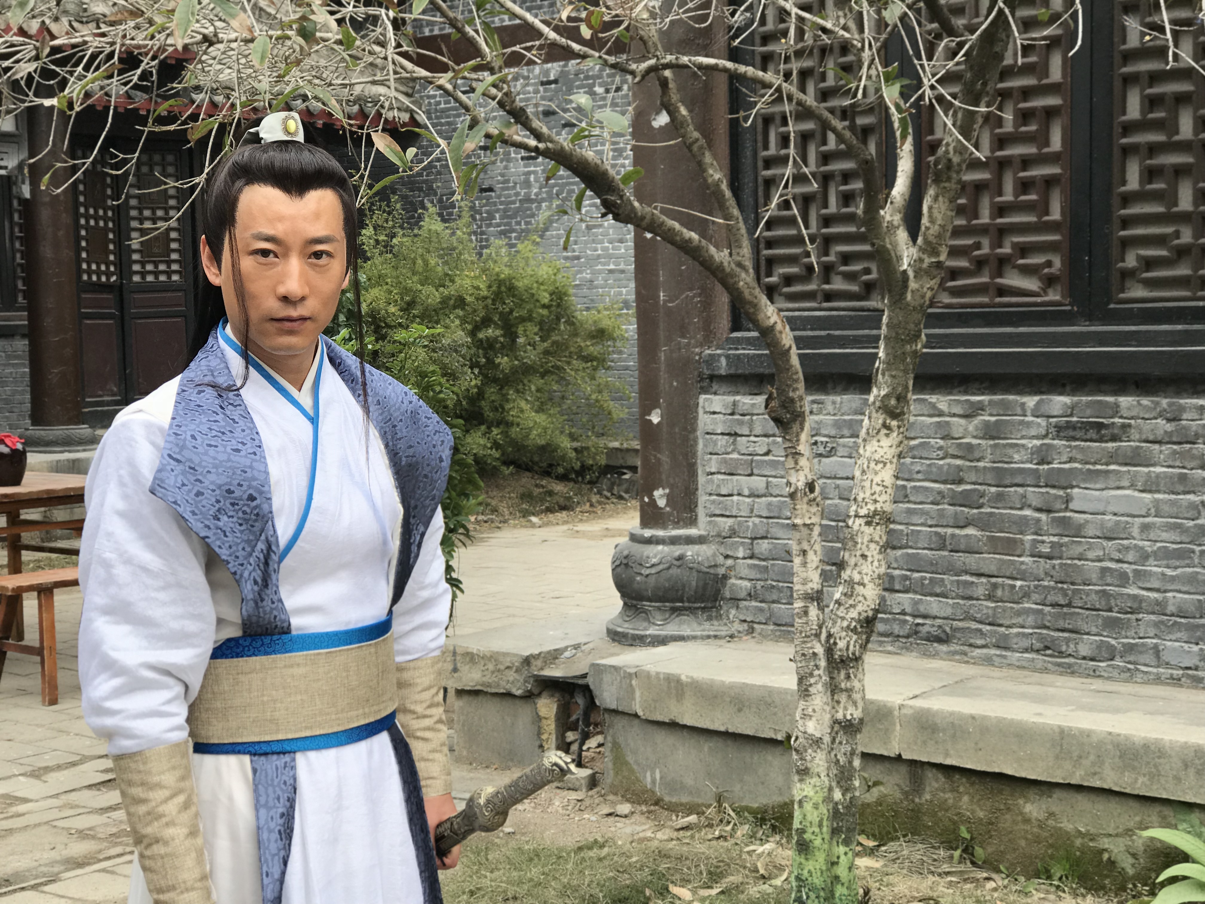 演員劉一江探尋小巷特色小店，隱秘風(fēng)味的美食之旅