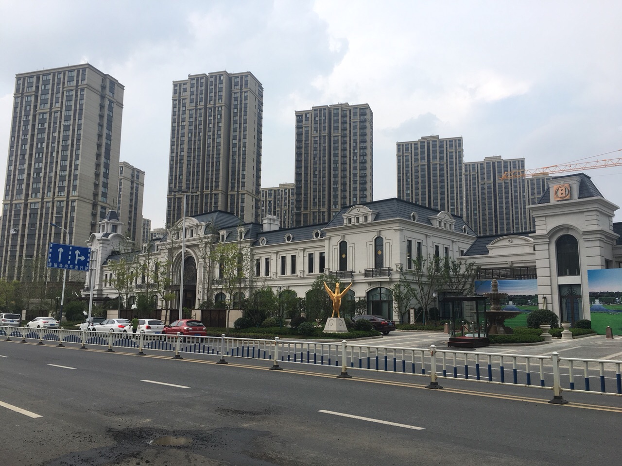化龍巷上市，探索小巷獨特風(fēng)味，品味上市新篇章