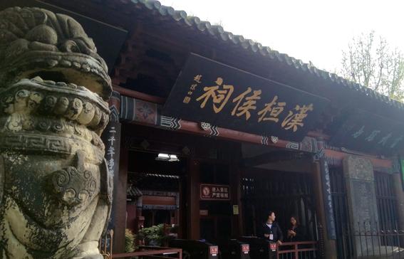莽洞峽谷漂流探秘，漂流奇遇與獨(dú)特小店全攻略