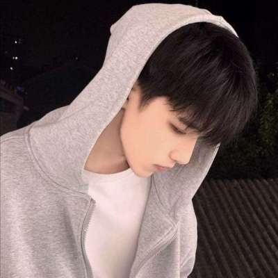2025年QQ最新潮流男頭像，個(gè)性選擇與趨勢(shì)展望